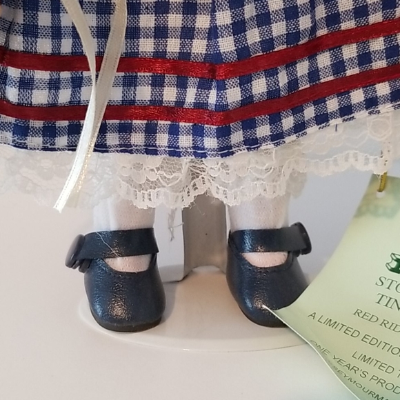 Seymour Mann Red Riding Hood Porcelain Doll. 11" - Picture 4 of 9